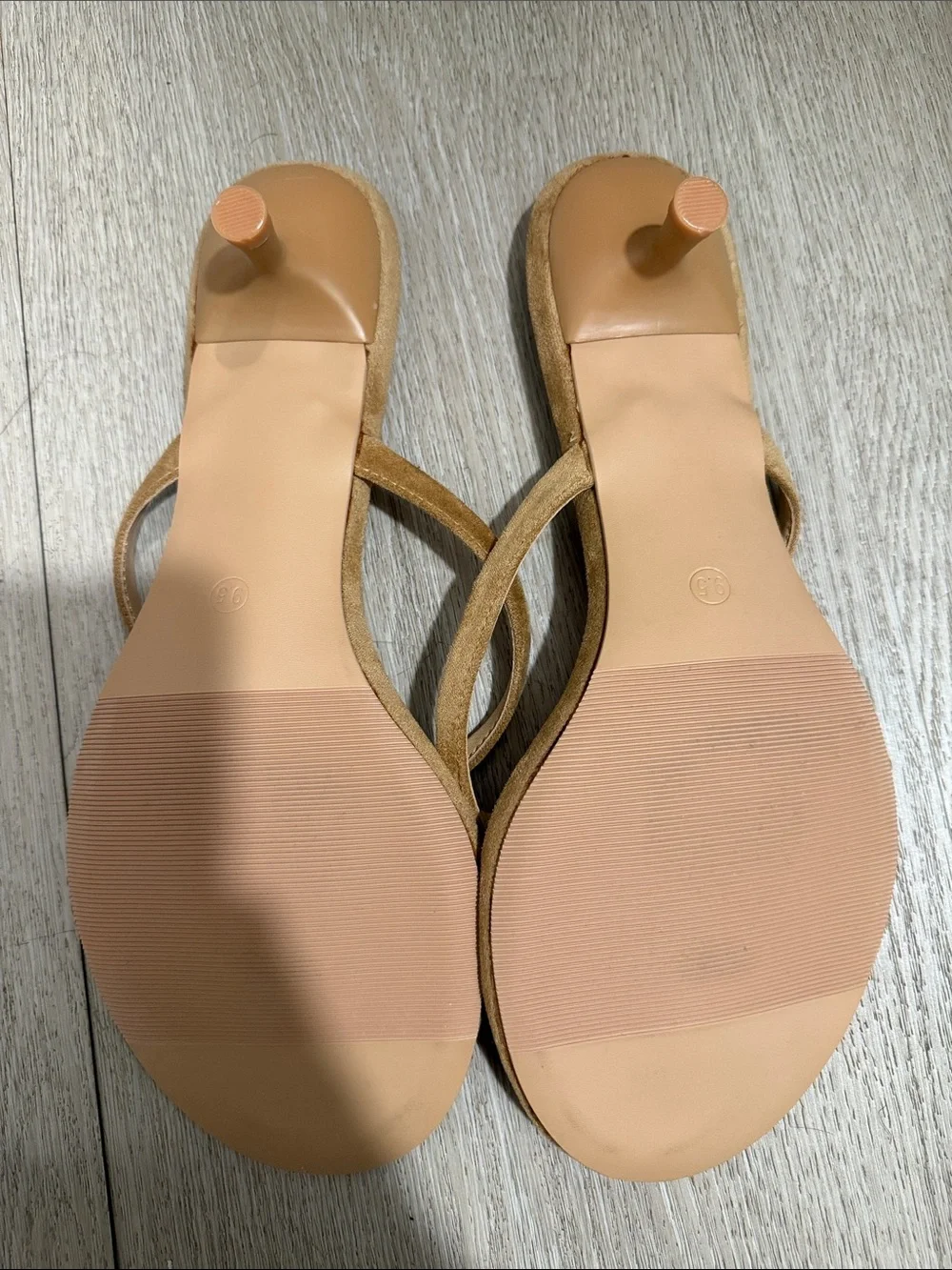 N/A stylish tan